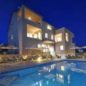 Deluxe No.10 - Rooms&apartments Mandre