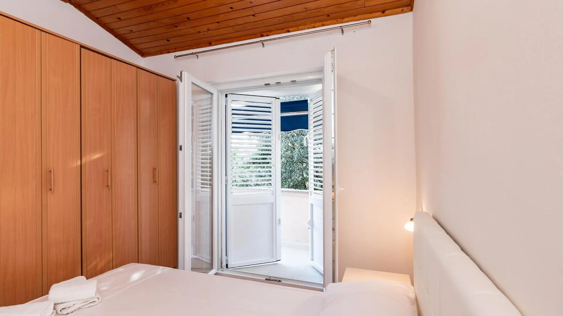 Apartments Tauzer Mandre Croatia