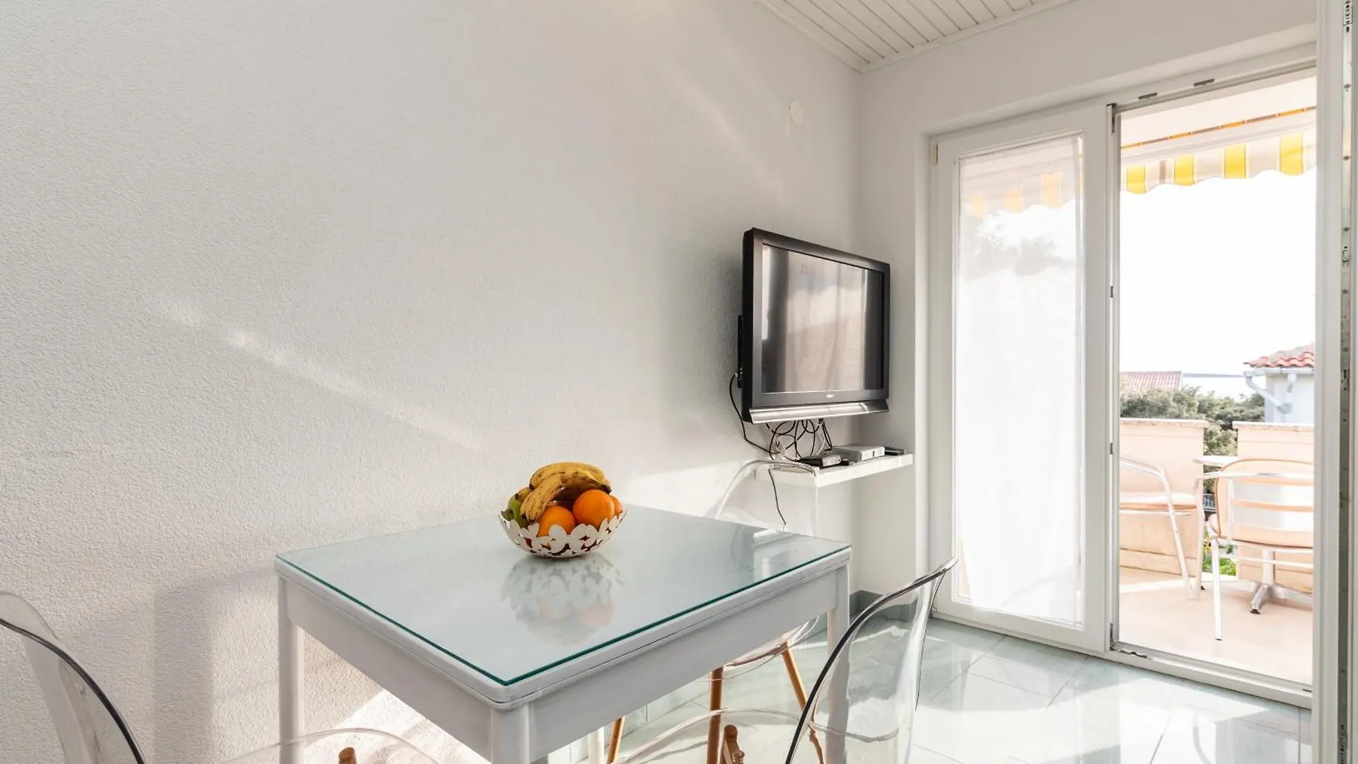 Apartments Tauzer Mandre 0*,