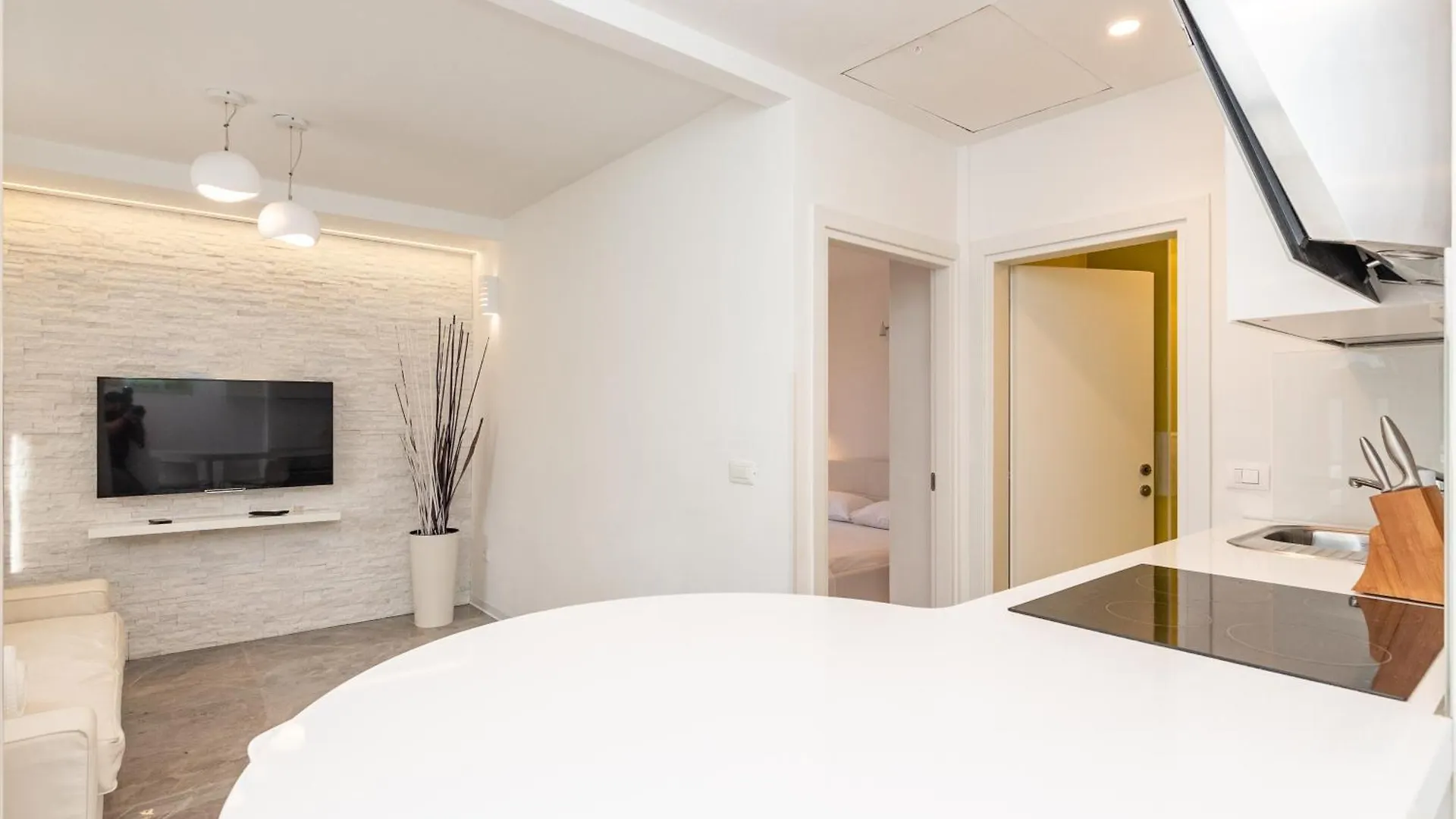Apartments Tauzer Mandre 0*,  Croatia