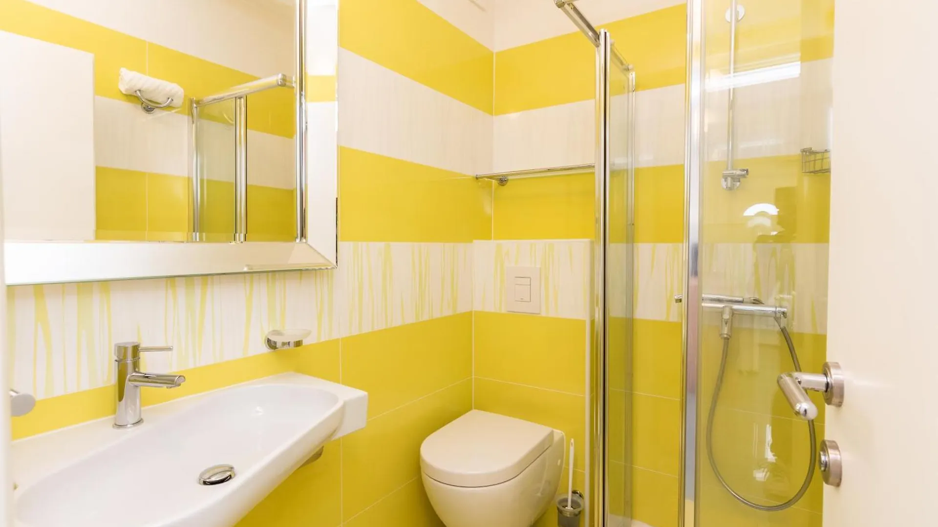 Apartments Tauzer Mandre 0*,