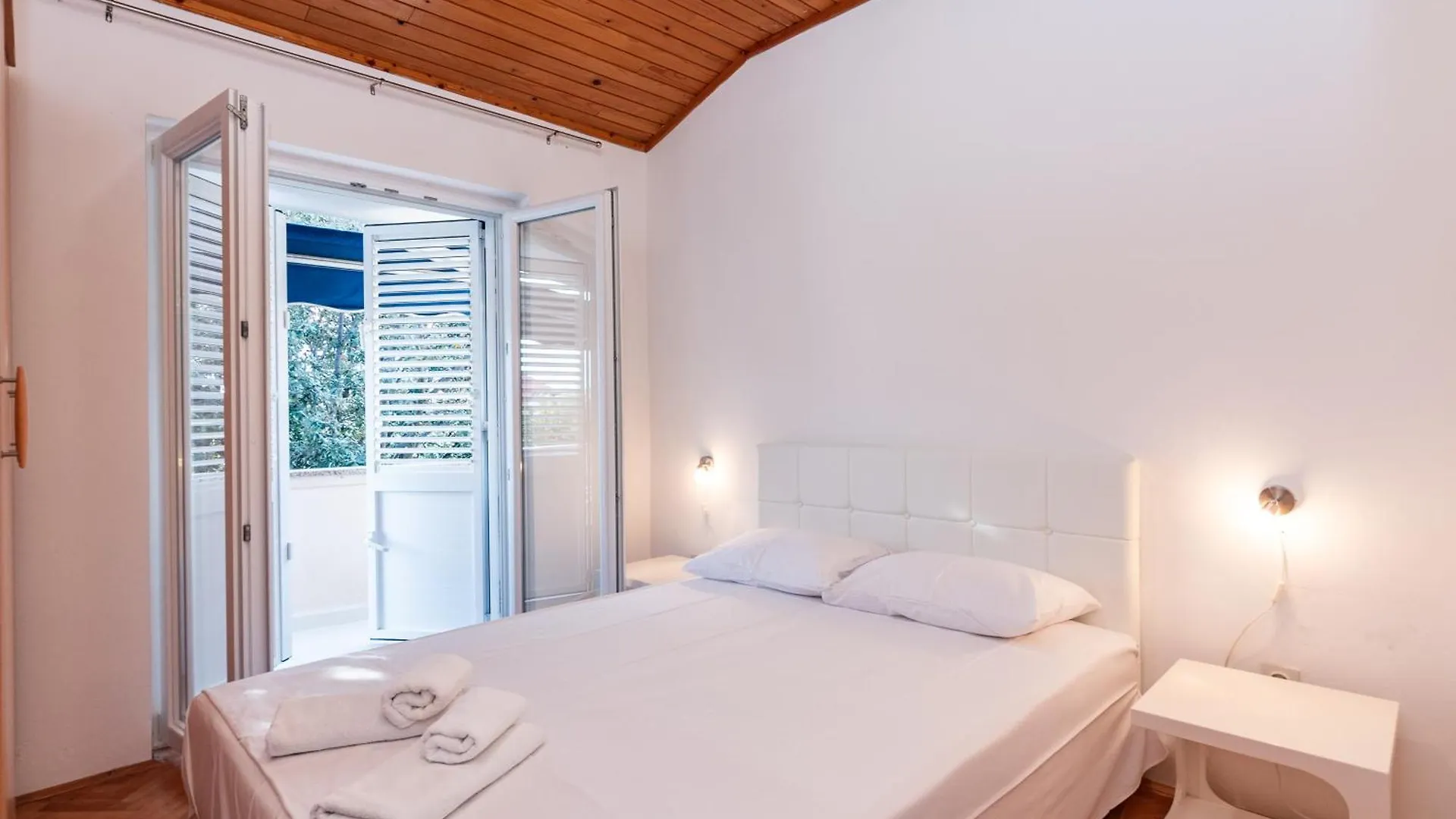 Apartments Tauzer Mandre 0*,  Croatia