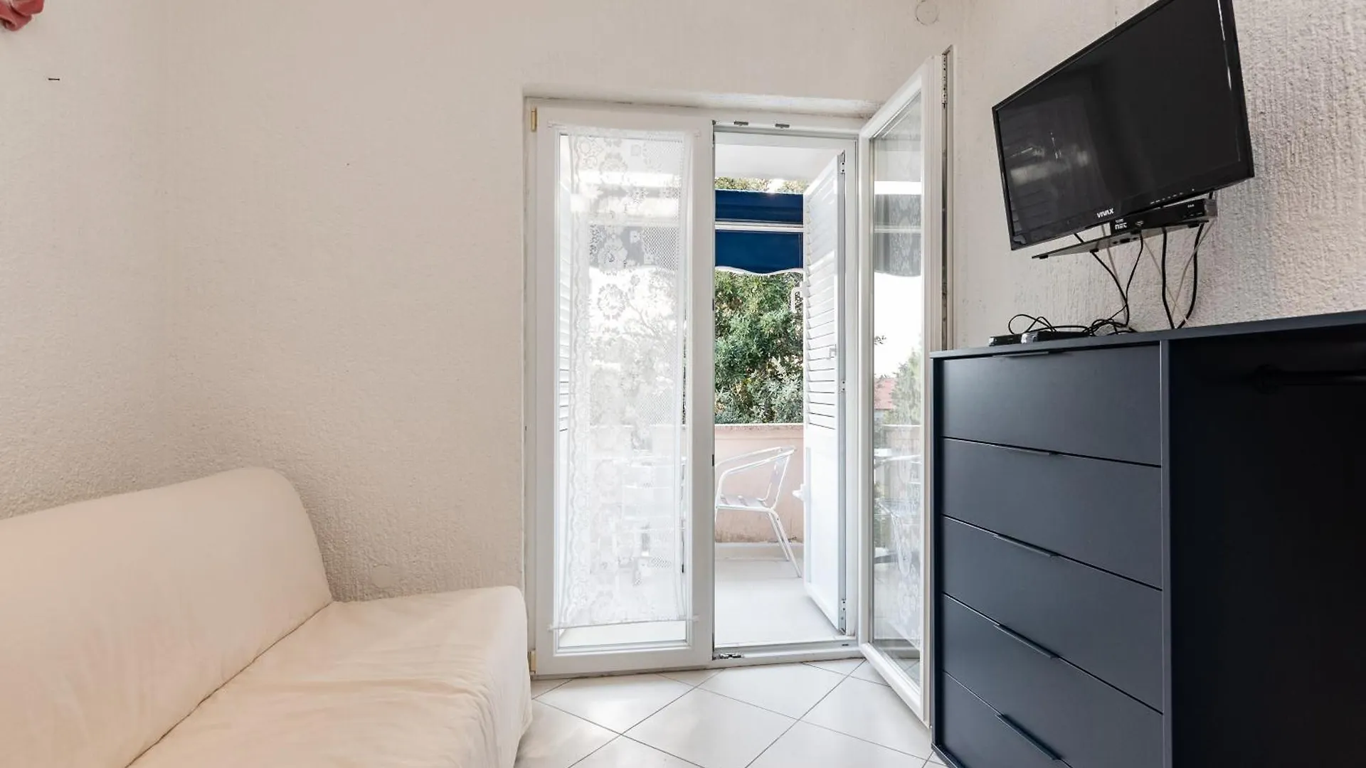 Apartments Tauzer Mandre 0*,